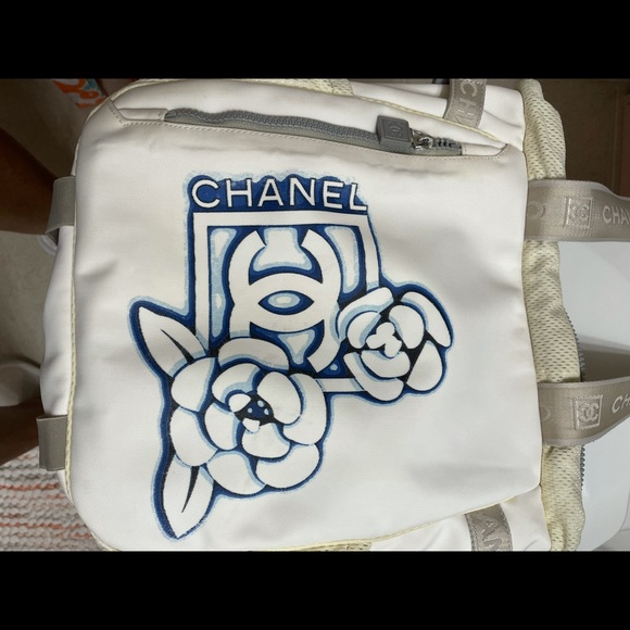 Authentic CHANEL Camellia Sport flower tote bag - Picture 15 of 15